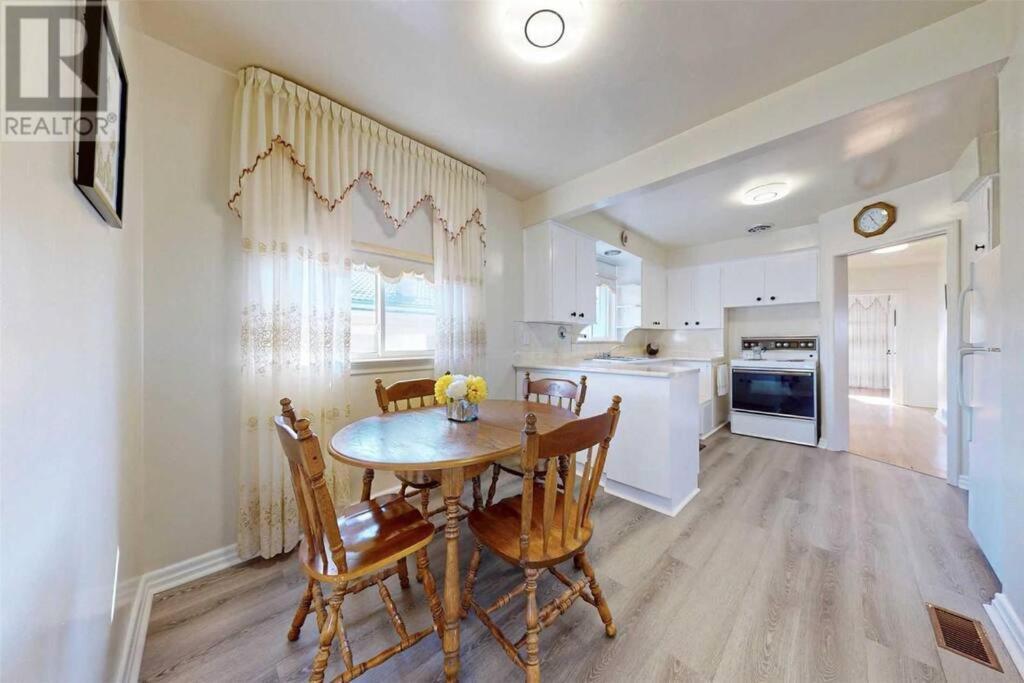 Apartment 25 Minutes To Downtown Toronto