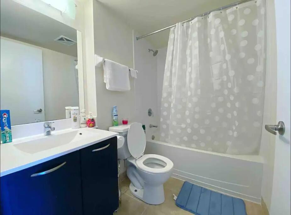 Cozy One Bedroom Unit With Balcony Toronto
