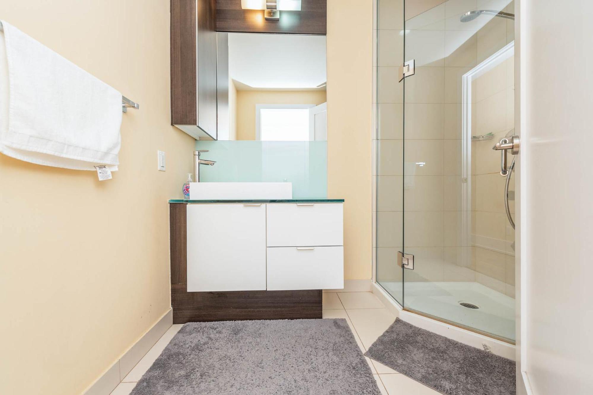 Planurstay - Ideal 2br & 2bth - 300 Front Street West Apartment *