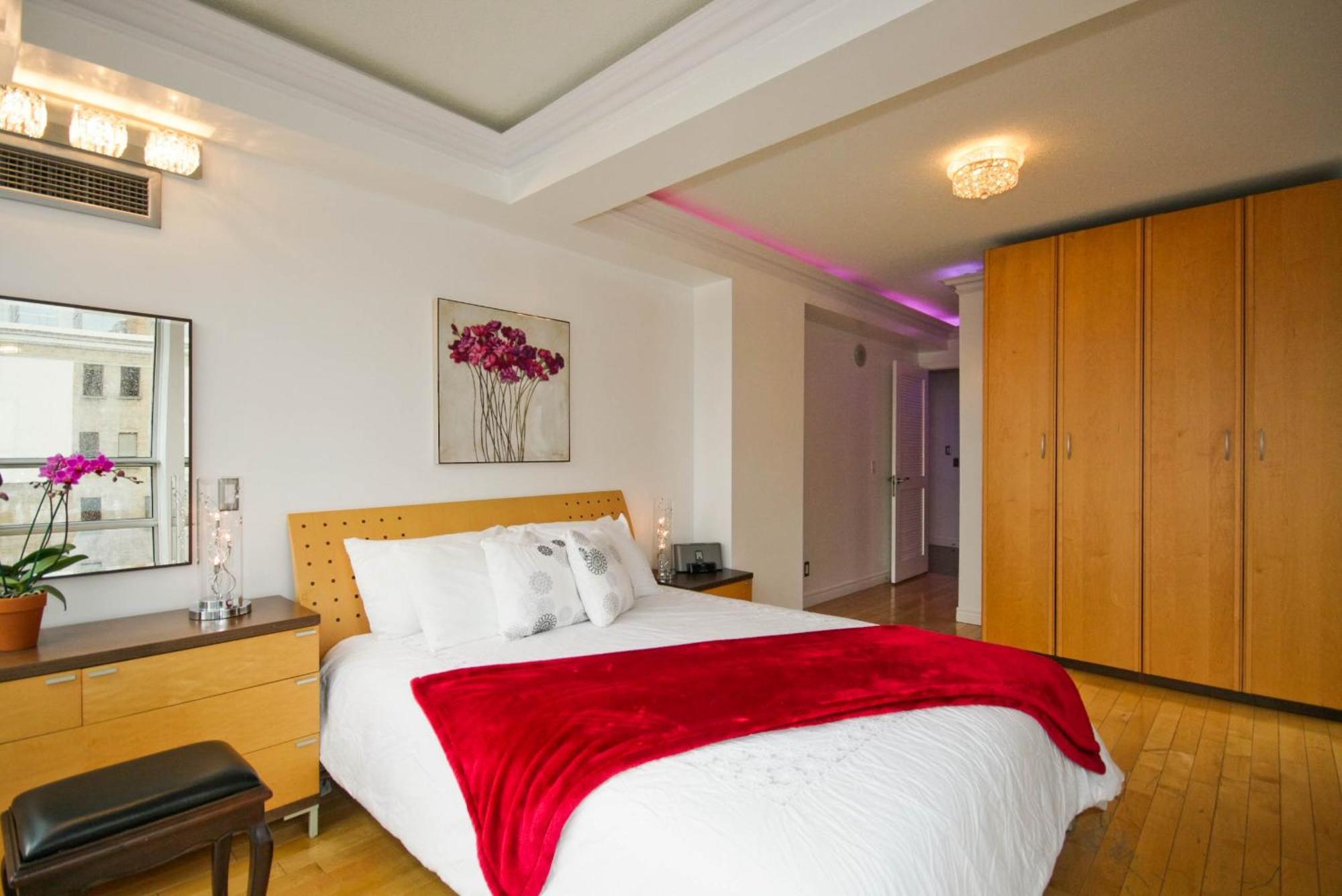Yonge Furnished Hotel