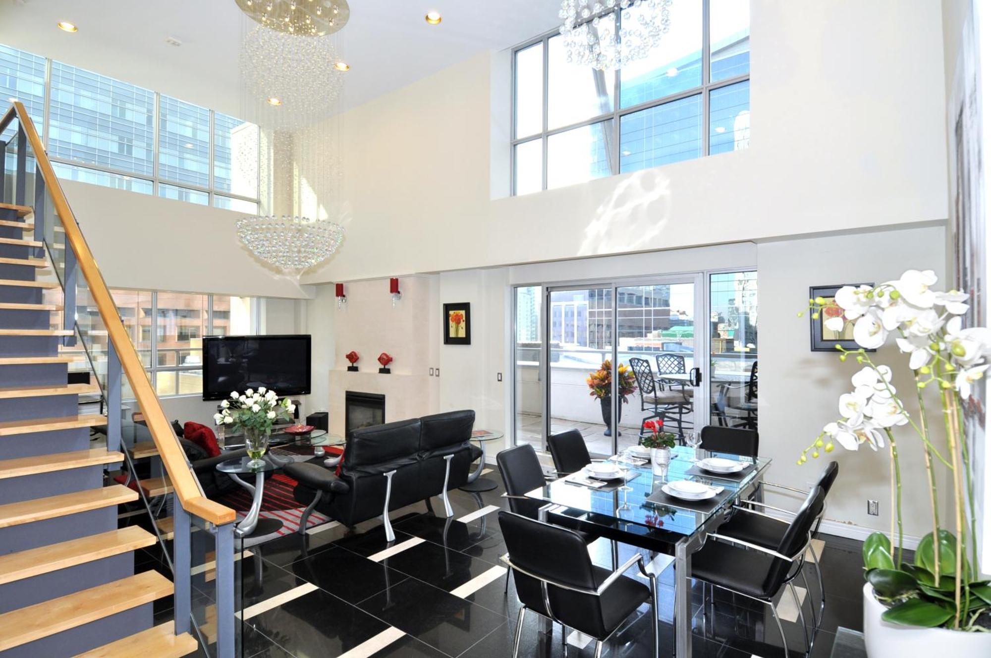 Yonge Furnished 2*