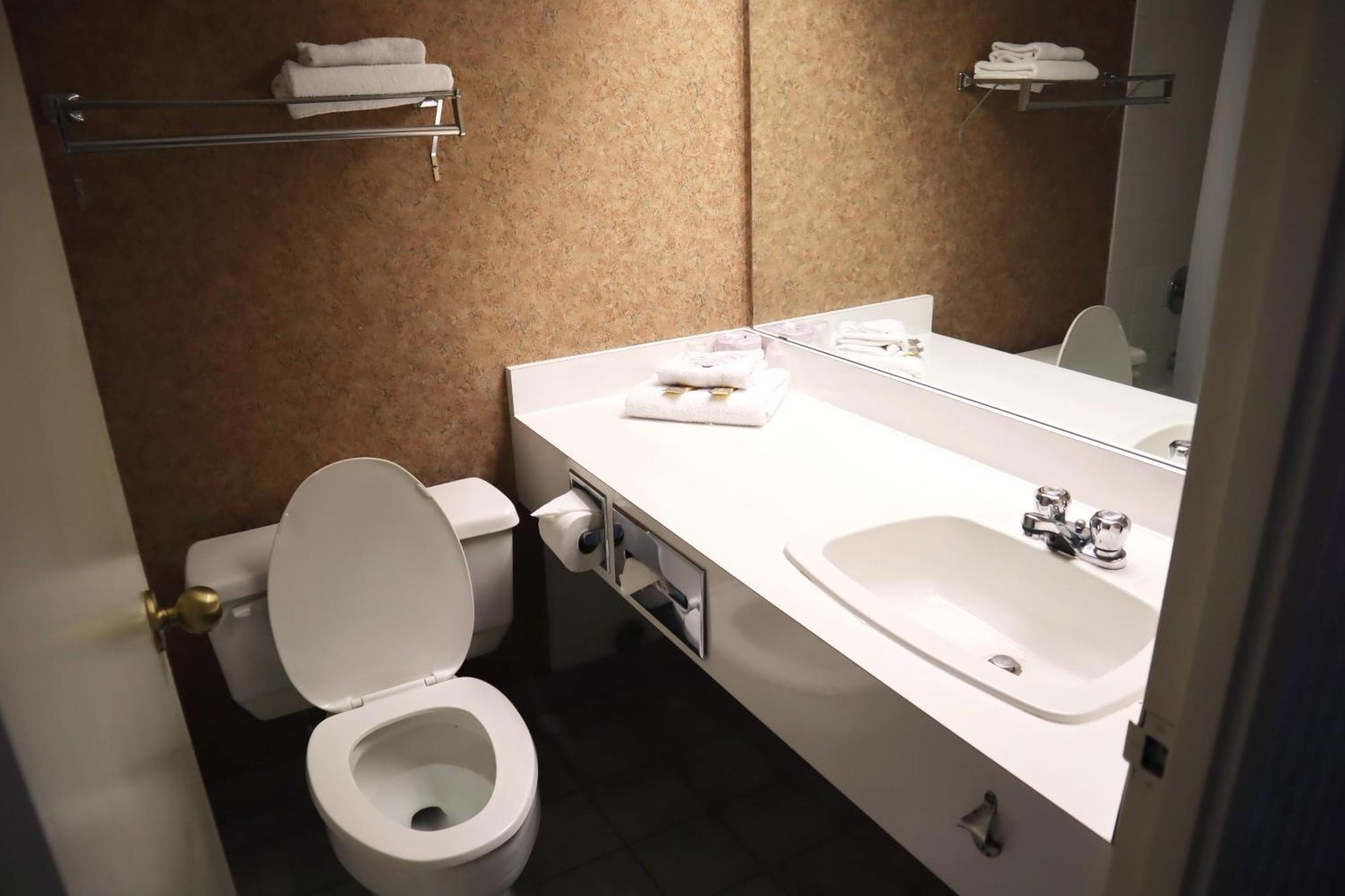 Metropolitan University-international Living Learning Apartment