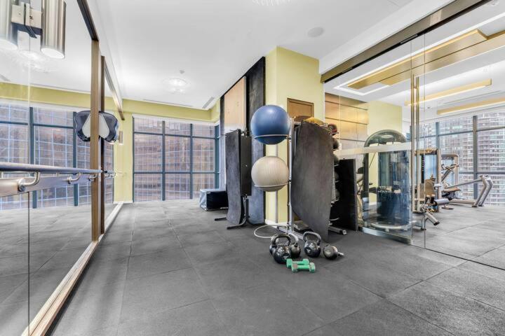 Luxury 2br Downtown Facing Cn Tower *