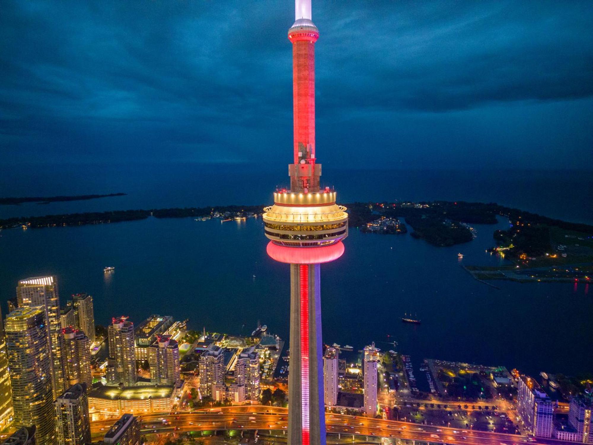 Luxury 2br Downtown Facing Cn Tower Apartment Toronto