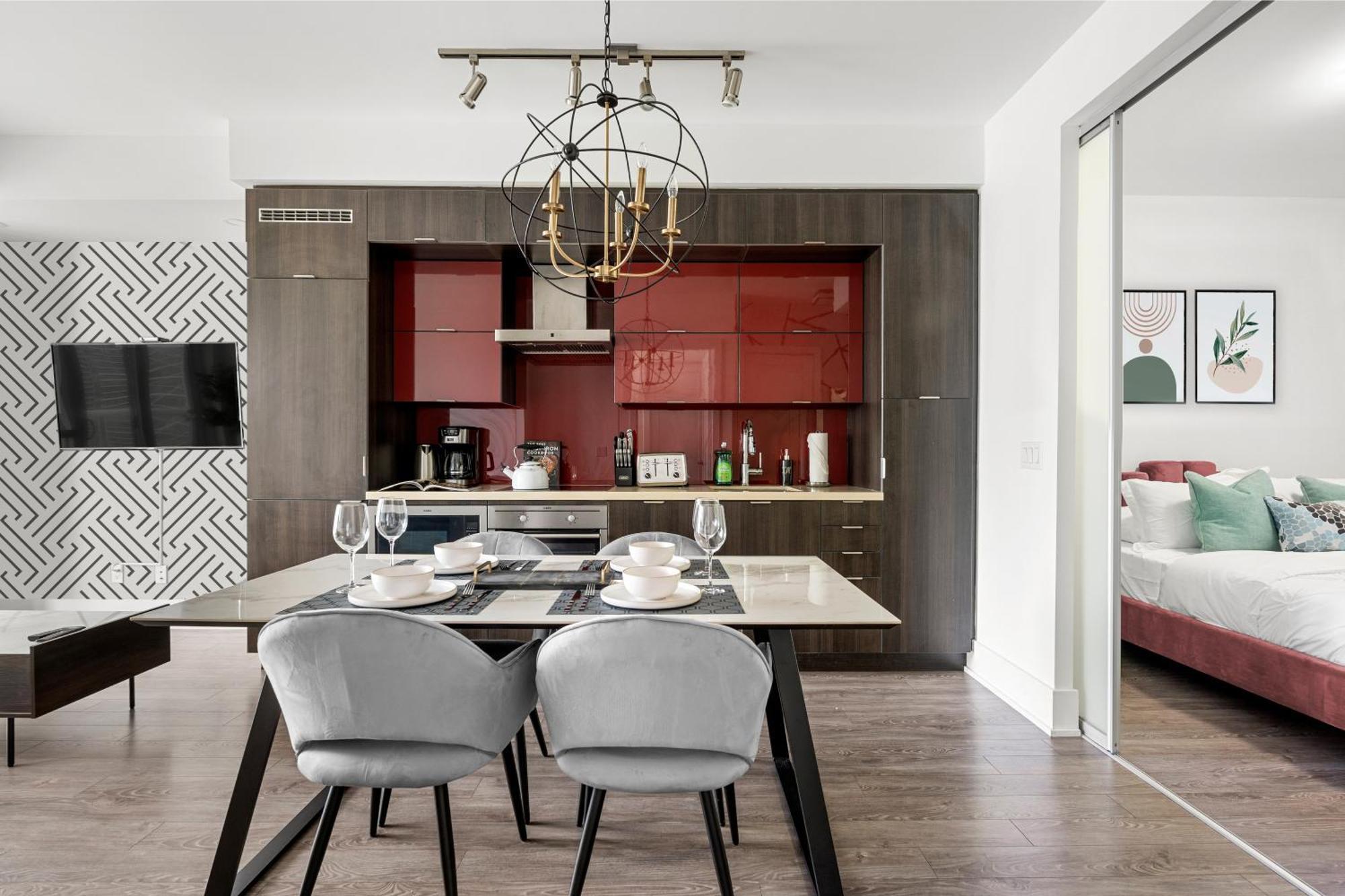 Luxury 2br Downtown Facing Cn Tower Toronto