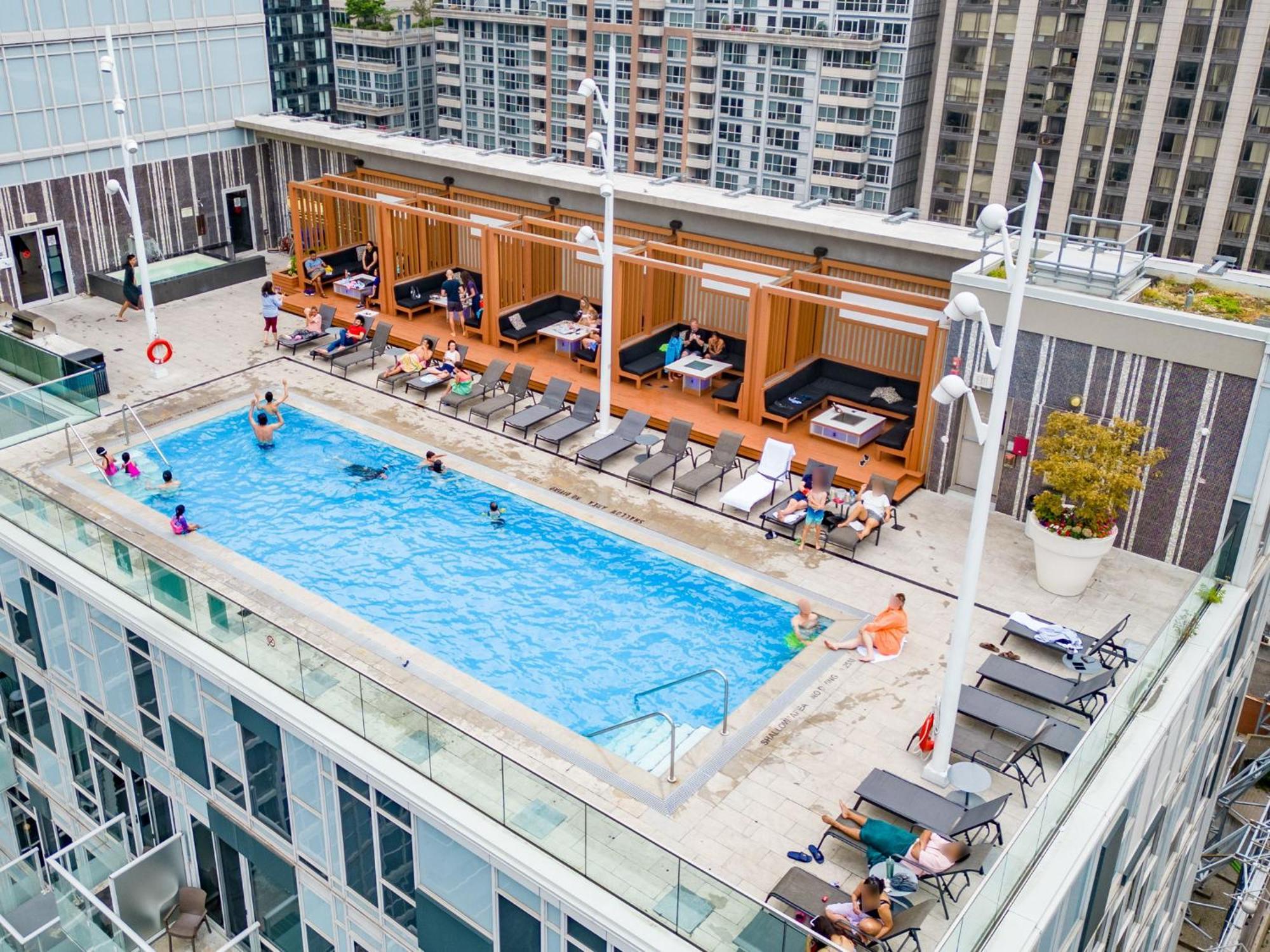 Luxury 2br Downtown Facing Cn Tower Apartment Toronto