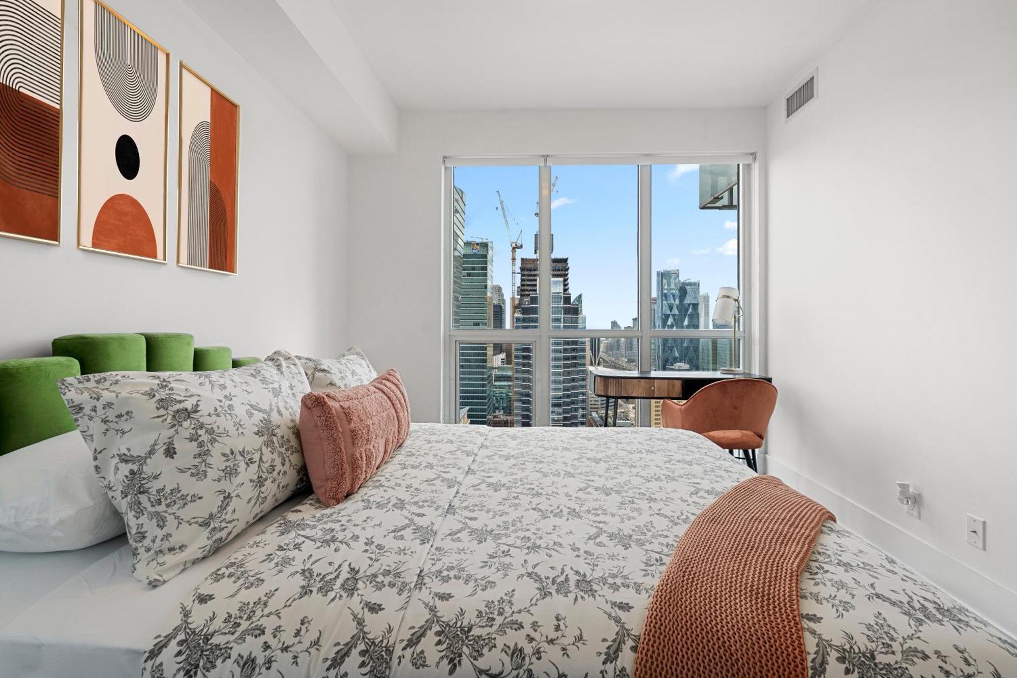Apartment Luxury 2br Downtown Facing Cn Tower *
