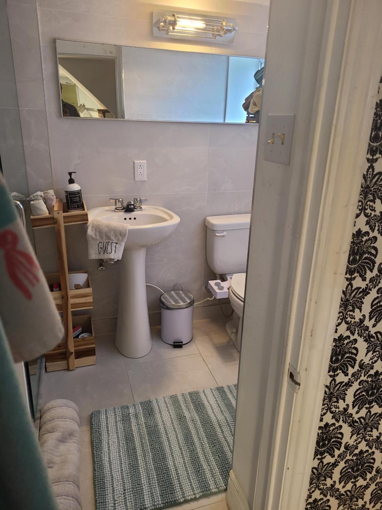 Apartment Netzero With Separate Ecoapt Bsmt *