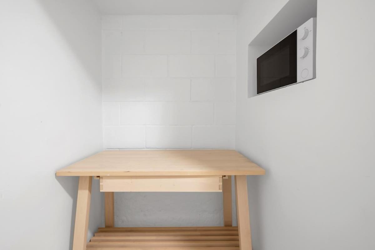 Apartment Cozy Lower Level In Trendy Neighbourhood Toronto