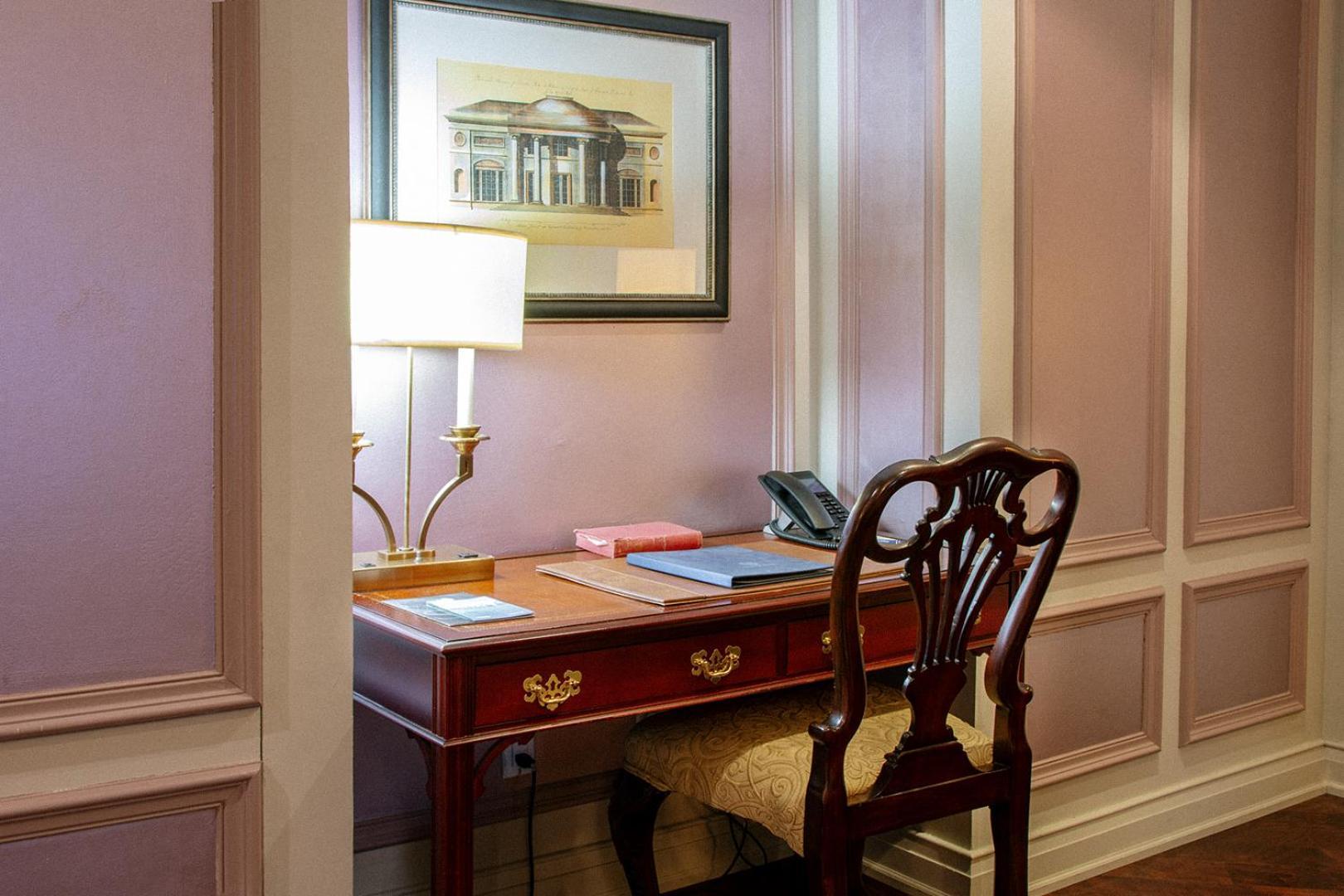 Windsor Arms Hotel