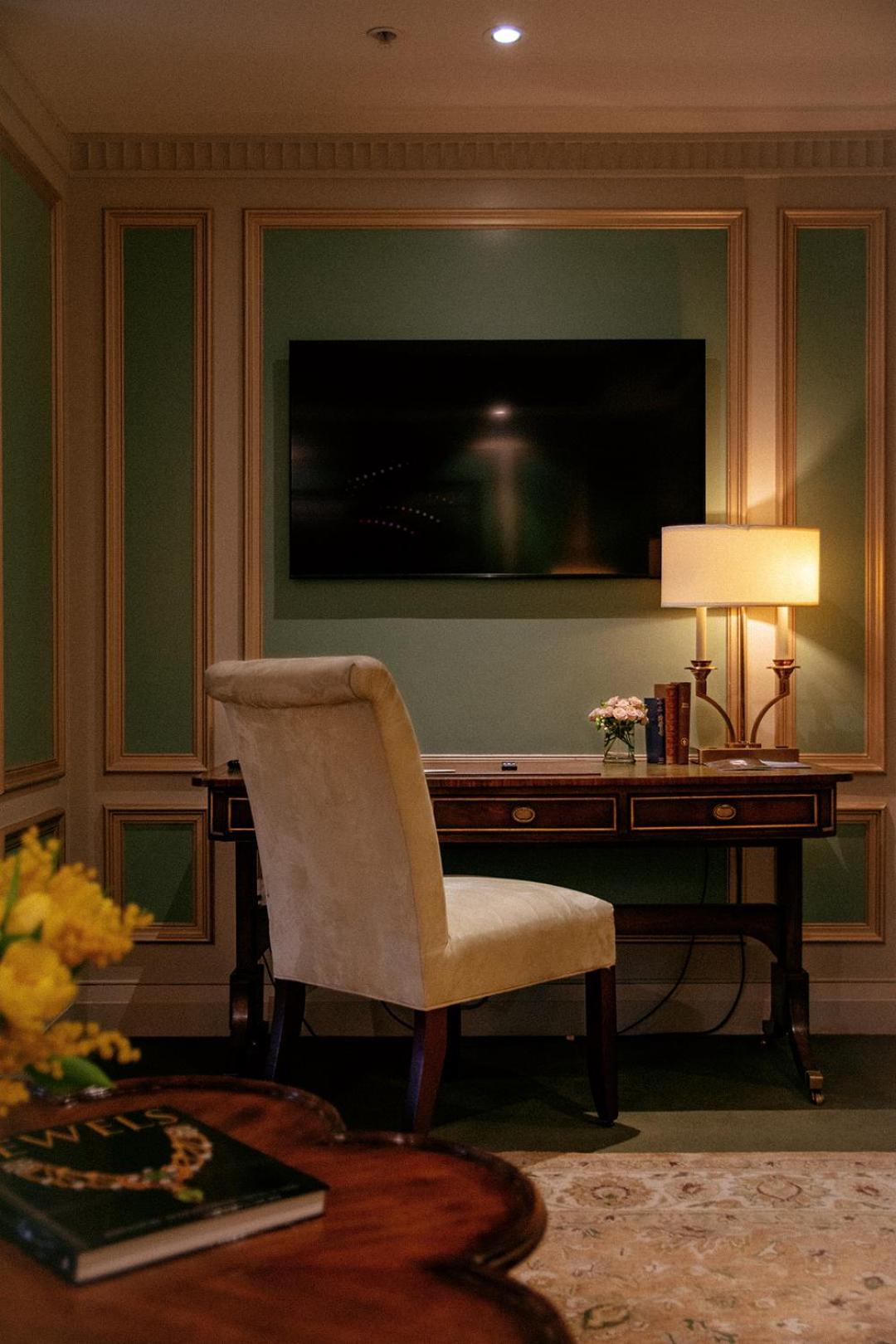 Windsor Arms Hotel Toronto