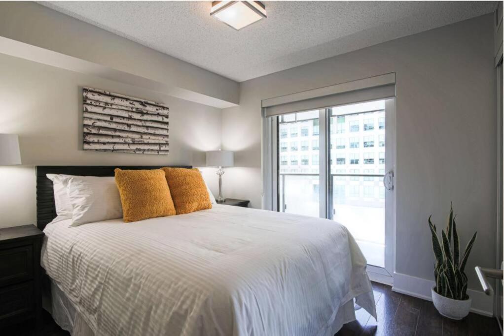 By Soho Aparthotel