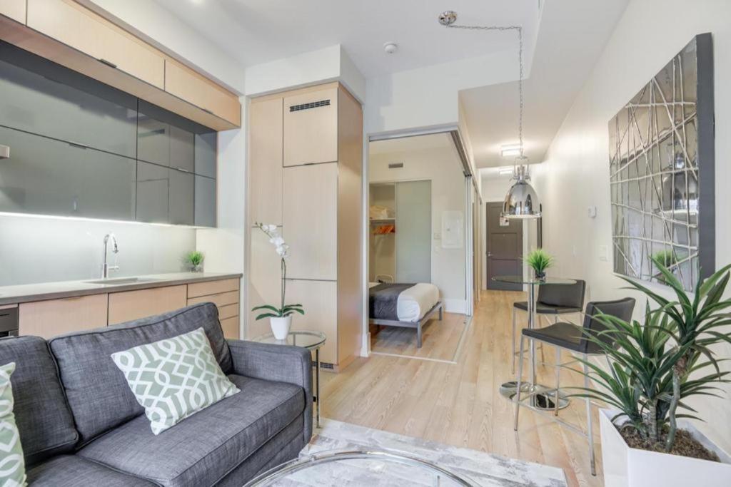 By Soho Aparthotel