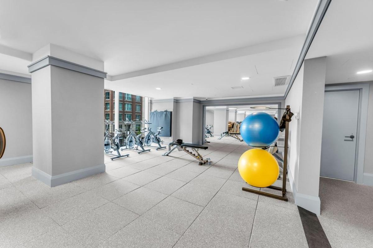 Executive 1 Bedroom Close To Four Seasons Yorkville! Apartment Toronto