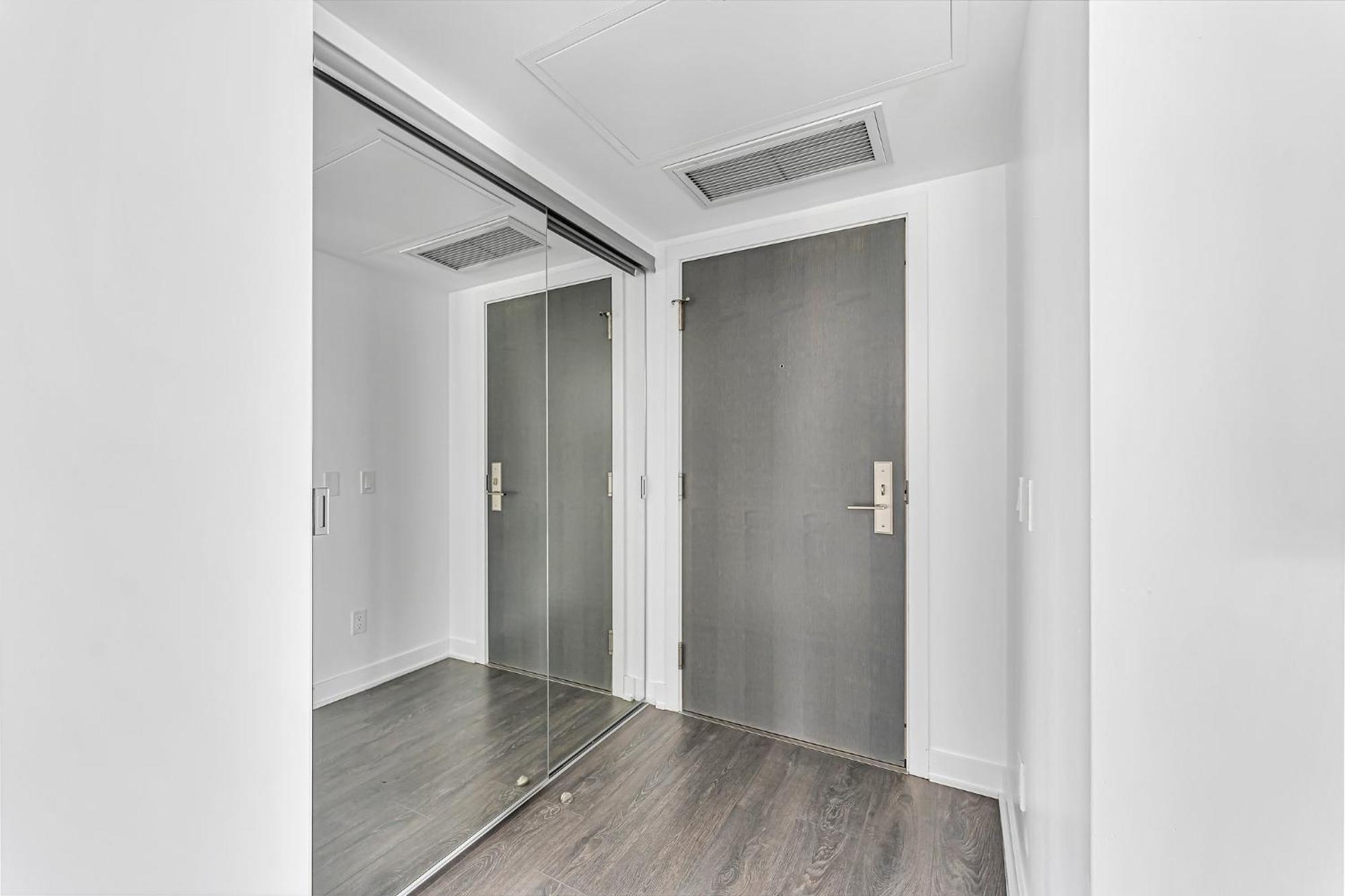 Apartment Executive 1 Bedroom Close To Four Seasons Yorkville! Toronto