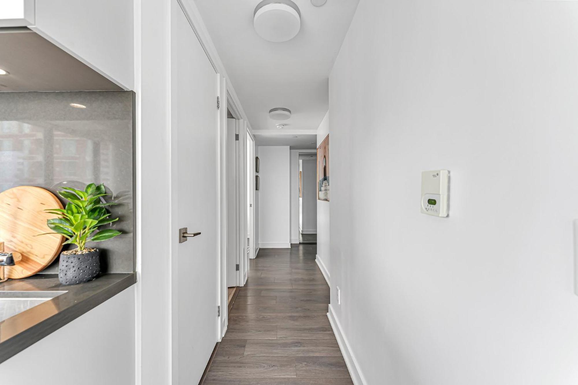Apartment Executive 1 Bedroom Close To Four Seasons Yorkville! Toronto