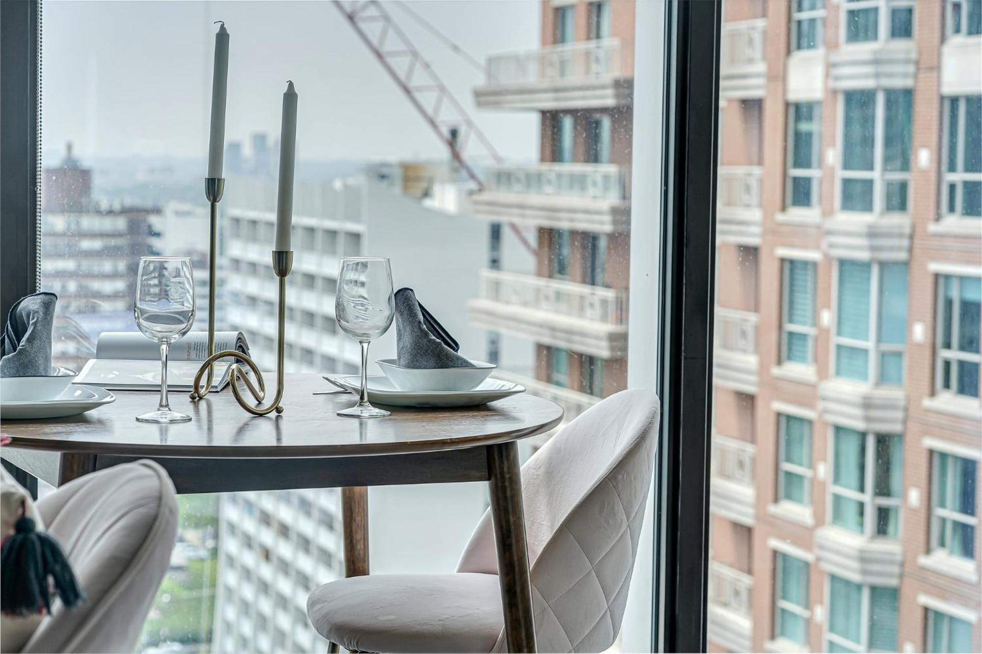 Apartment Executive 1 Bedroom Close To Four Seasons Yorkville! Toronto
