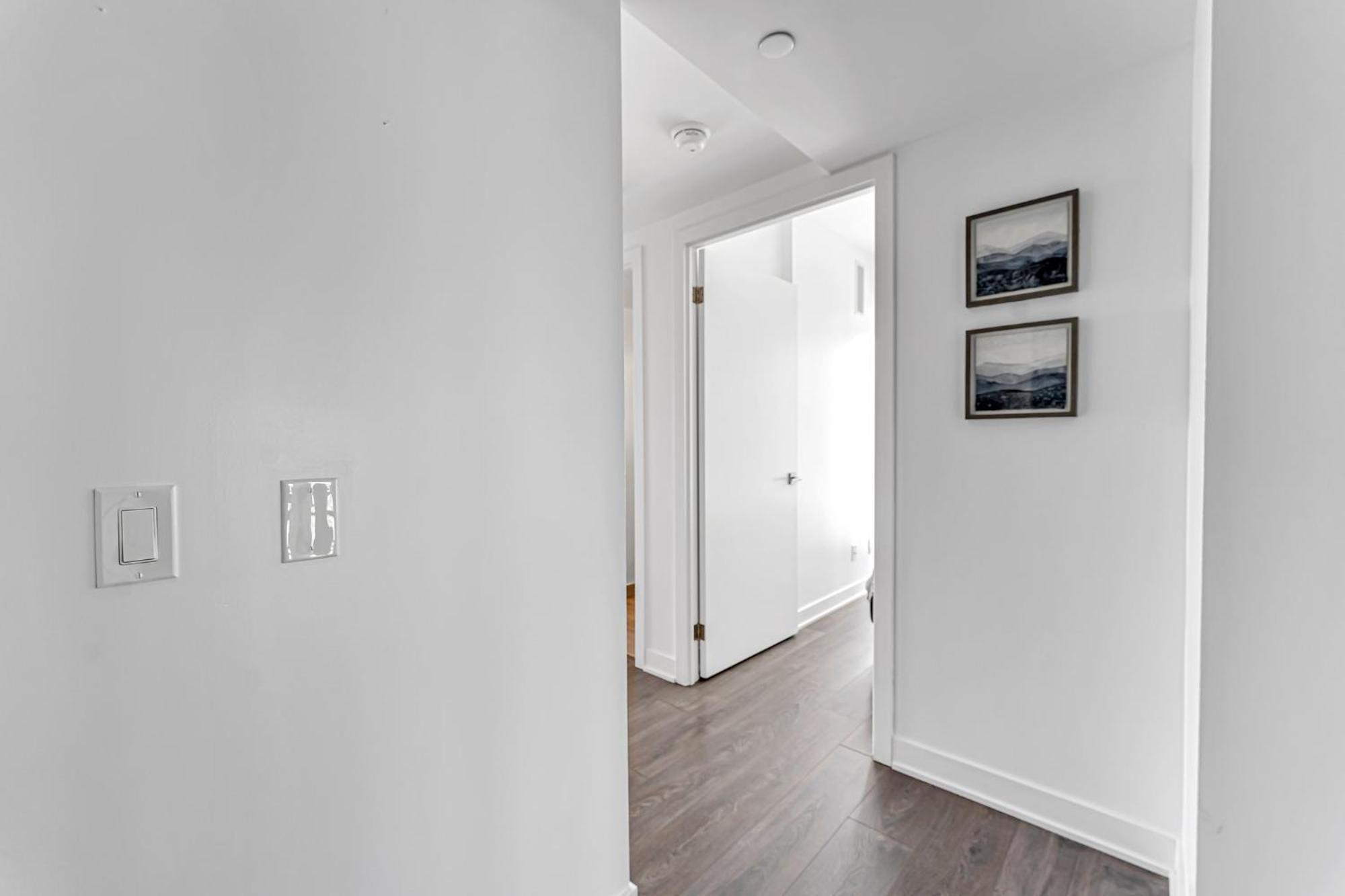 Executive 1 Bedroom Close To Four Seasons Yorkville! Apartment *