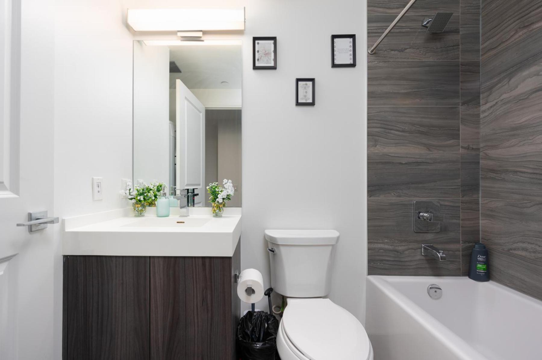 Jarvis Apartment
