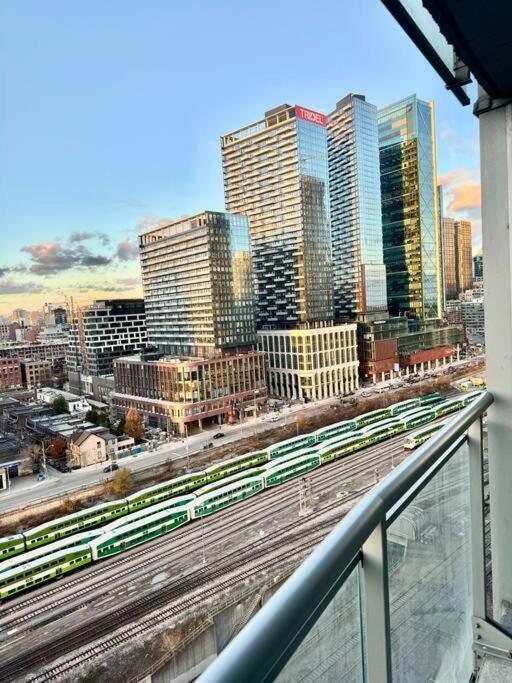 Stylish Downtown Near Cn Tower - Free Parking Toronto