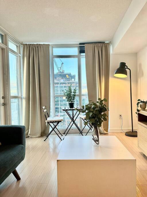 Apartment Stylish Downtown Near Cn Tower - Free Parking
