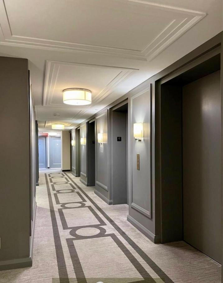 Elegant 2 Bedroom, 2 Bathroom Downtown Retreat With Superior Views *
