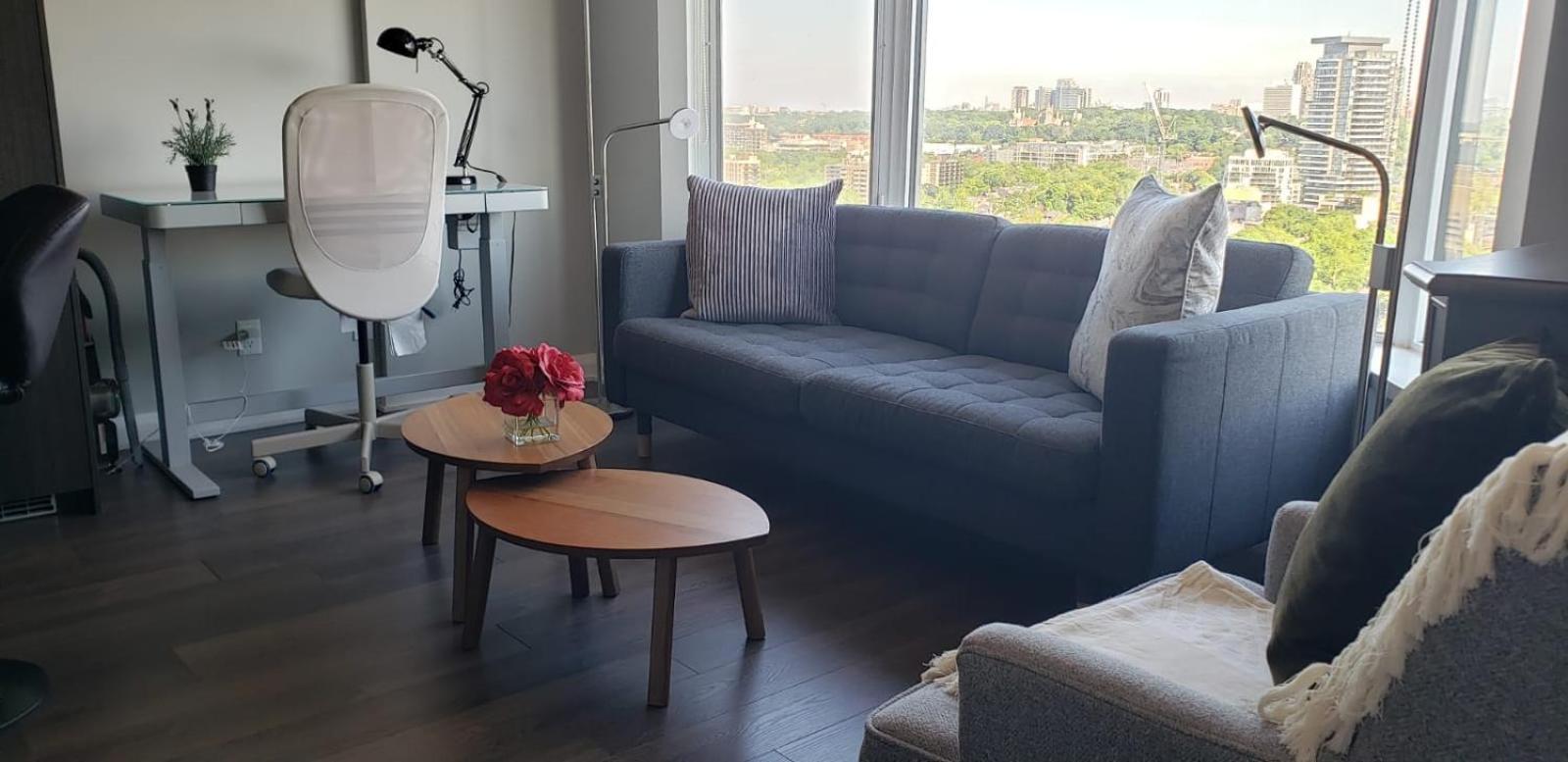 Elegant 2 Bedroom, 2 Bathroom Downtown Retreat With Superior Views *