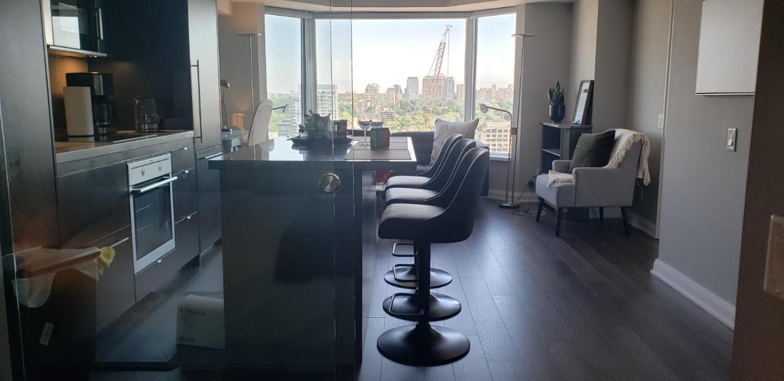 Elegant 2 Bedroom, 2 Bathroom Downtown Retreat With Superior Views Toronto