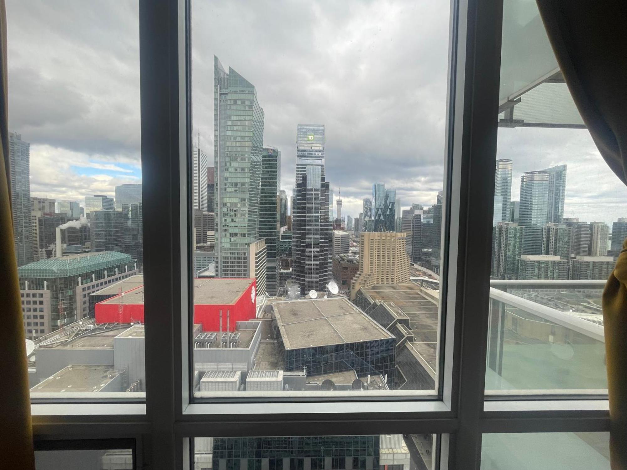 300 Front St West Aparthotel *