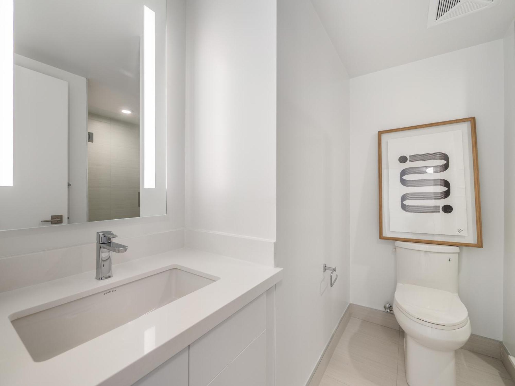 The Estate - Yorkville - Indoor Pool & Hot Tub