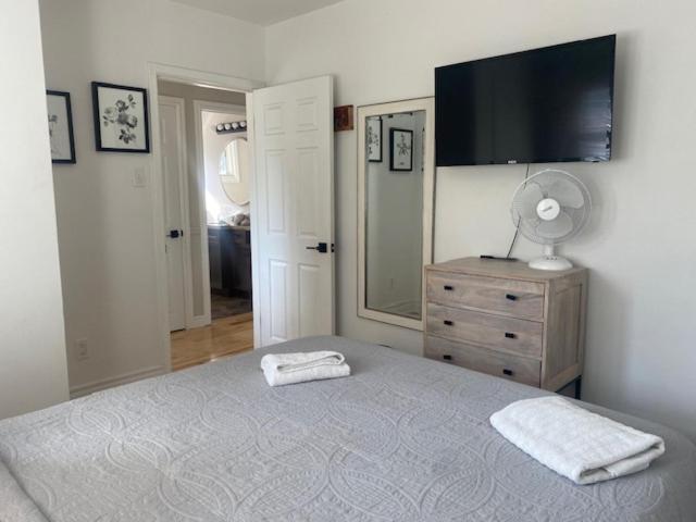 Clearbrooke Gem- Bright Private Bedroom Close To Yyz * Toronto