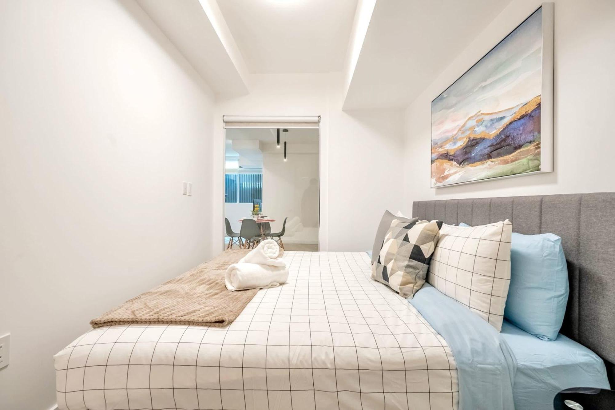 Modern 2br - Near Downtown Apartment