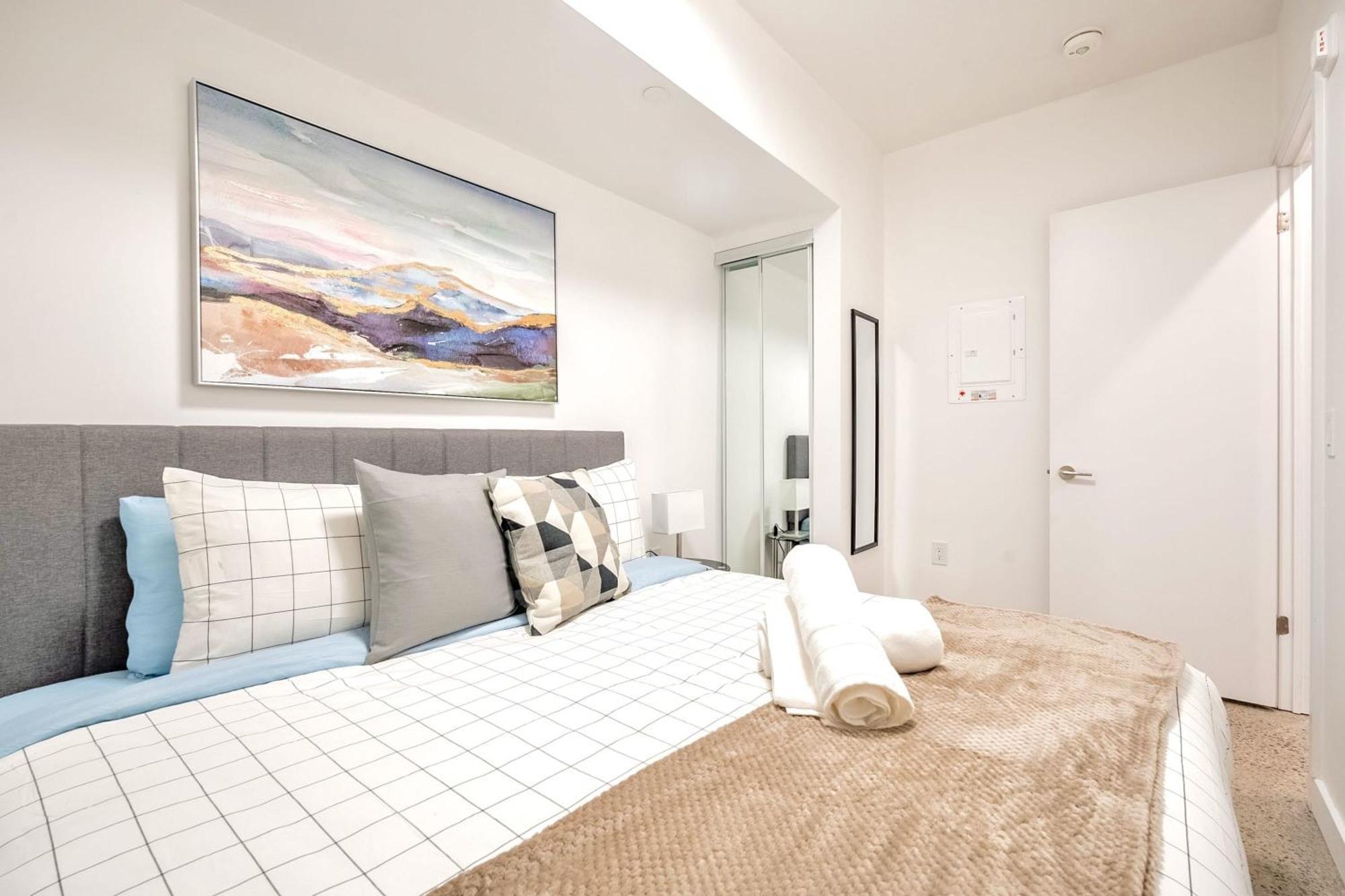 Modern 2br - Near Downtown