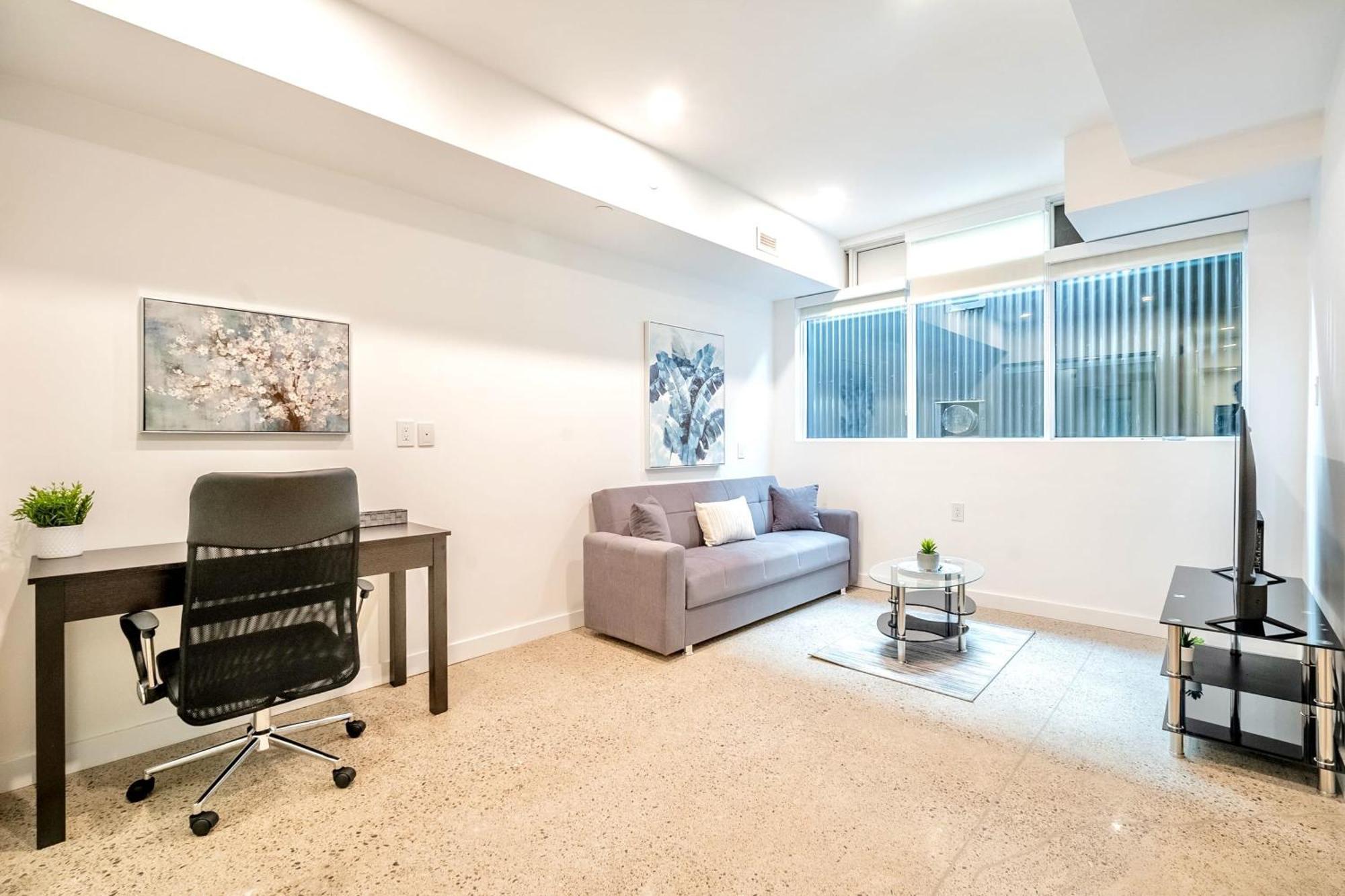 Modern 2br - Near Downtown Apartment