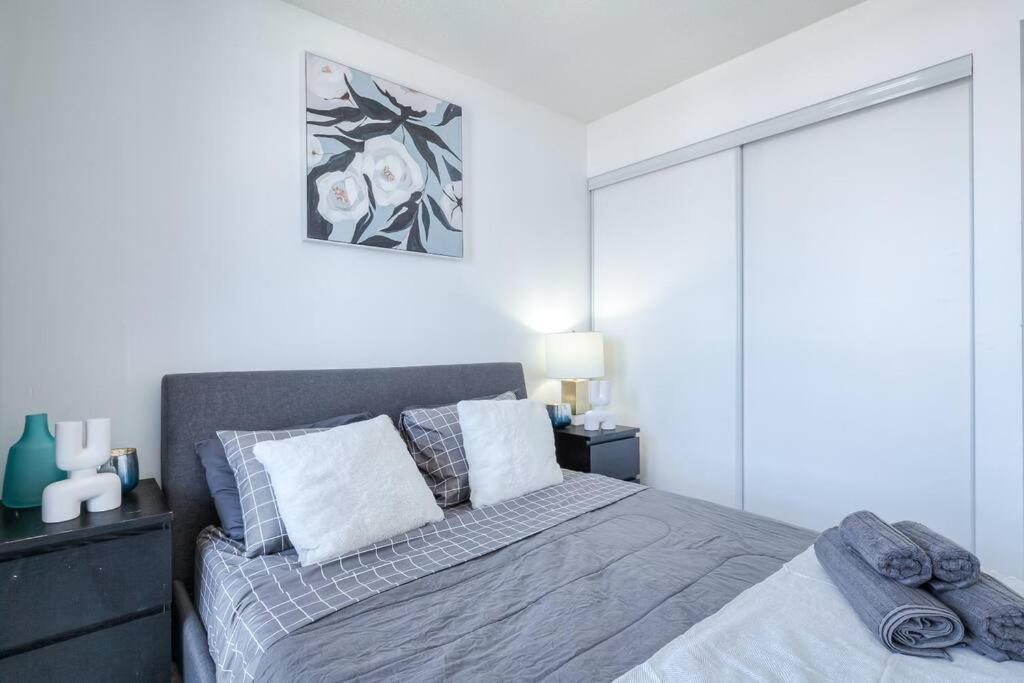 Trendy Downtown Getaway By The Water Apartment *