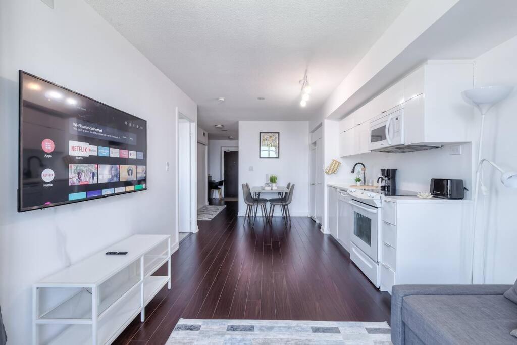 Trendy Downtown Getaway By The Water *