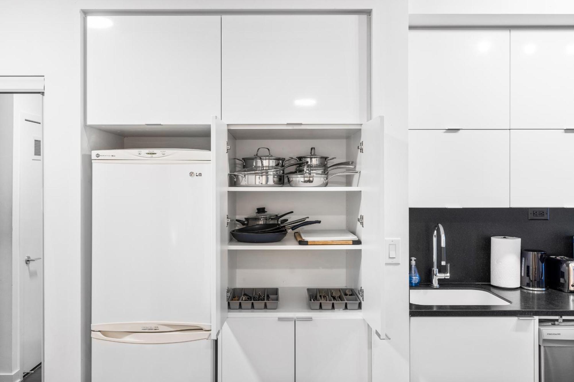 Apartment Charming 2br Near Cn Tower & Harbourfront *
