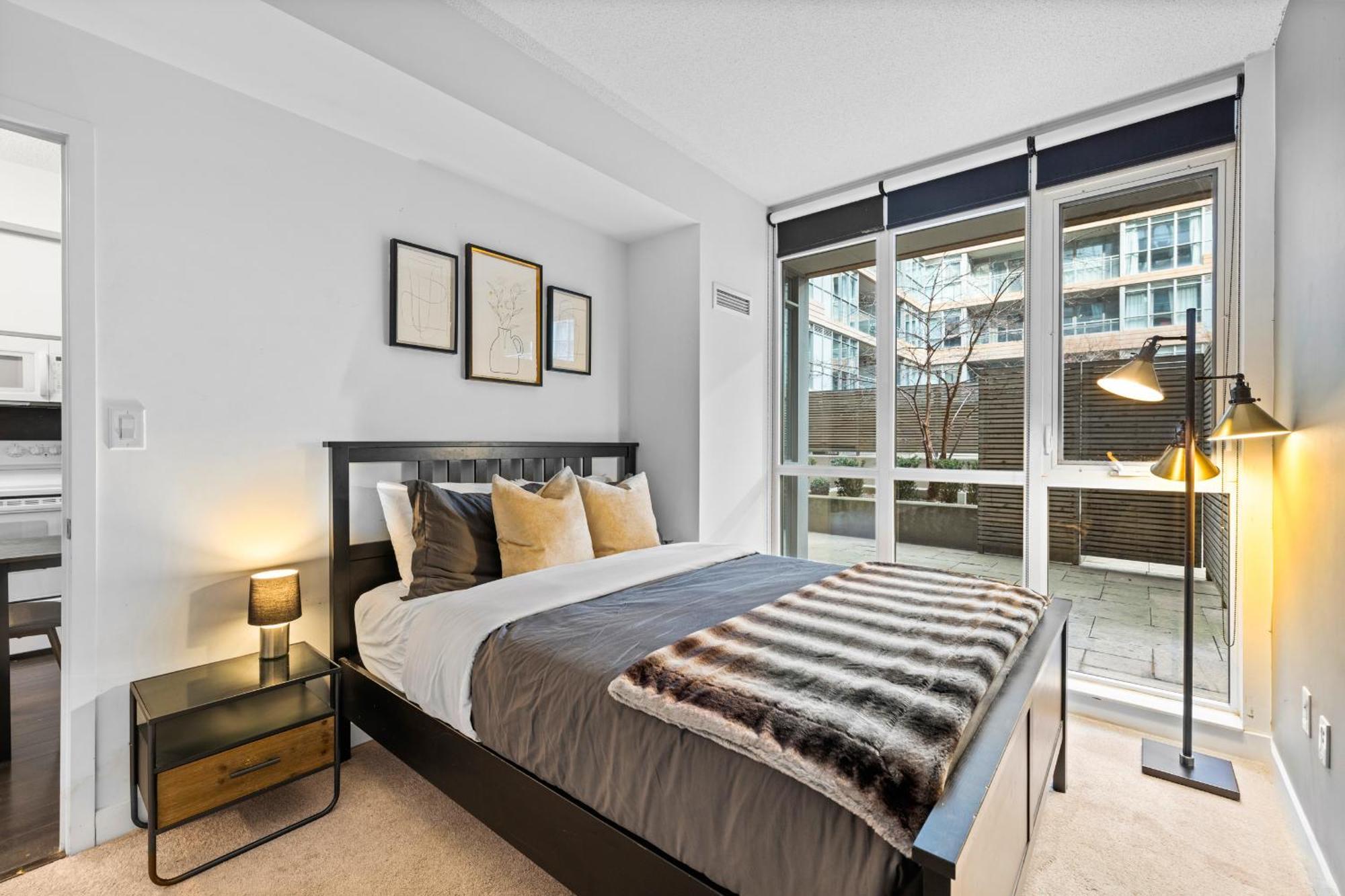 Charming 2br Near Cn Tower & Harbourfront * Toronto