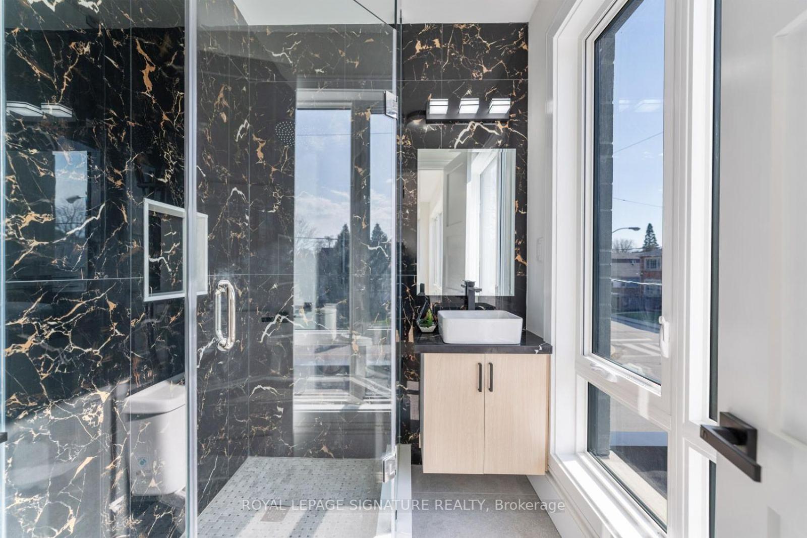 Luxury Duplex House In Scarborough