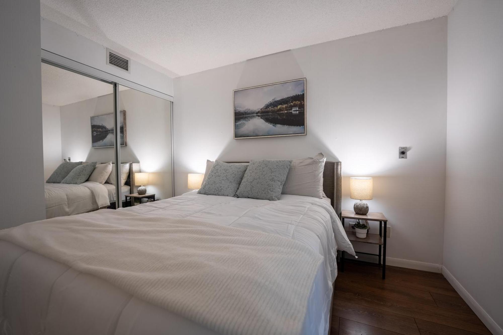 Fort York Apartment *