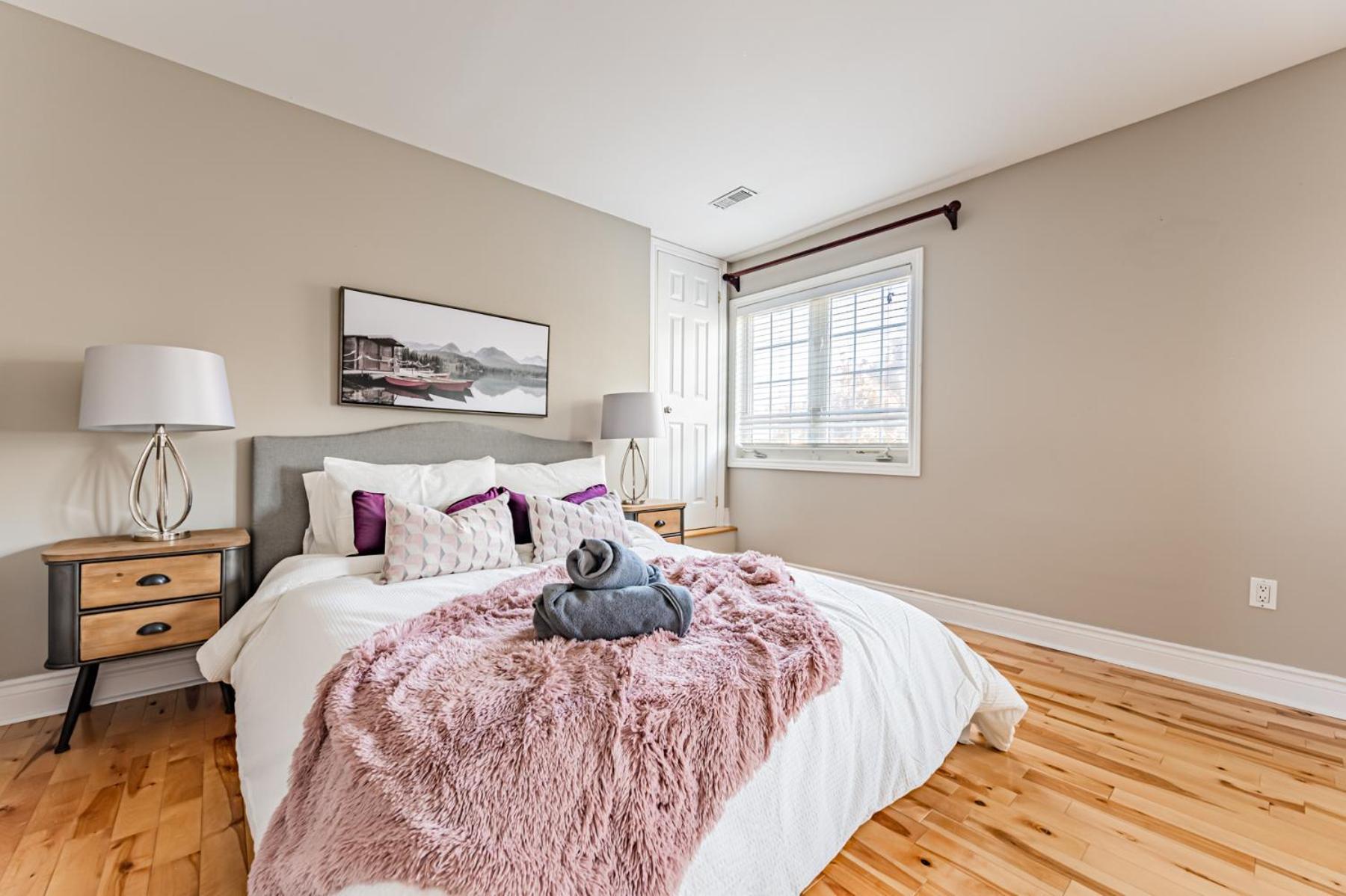 Squires Apartment *