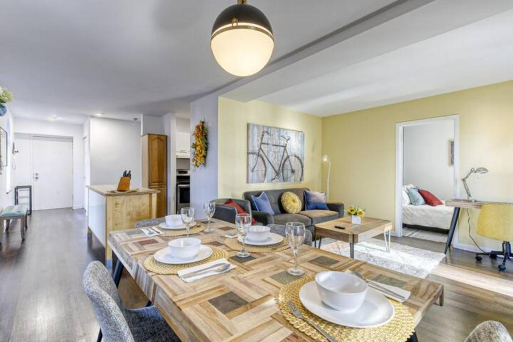 Squires Apartment *