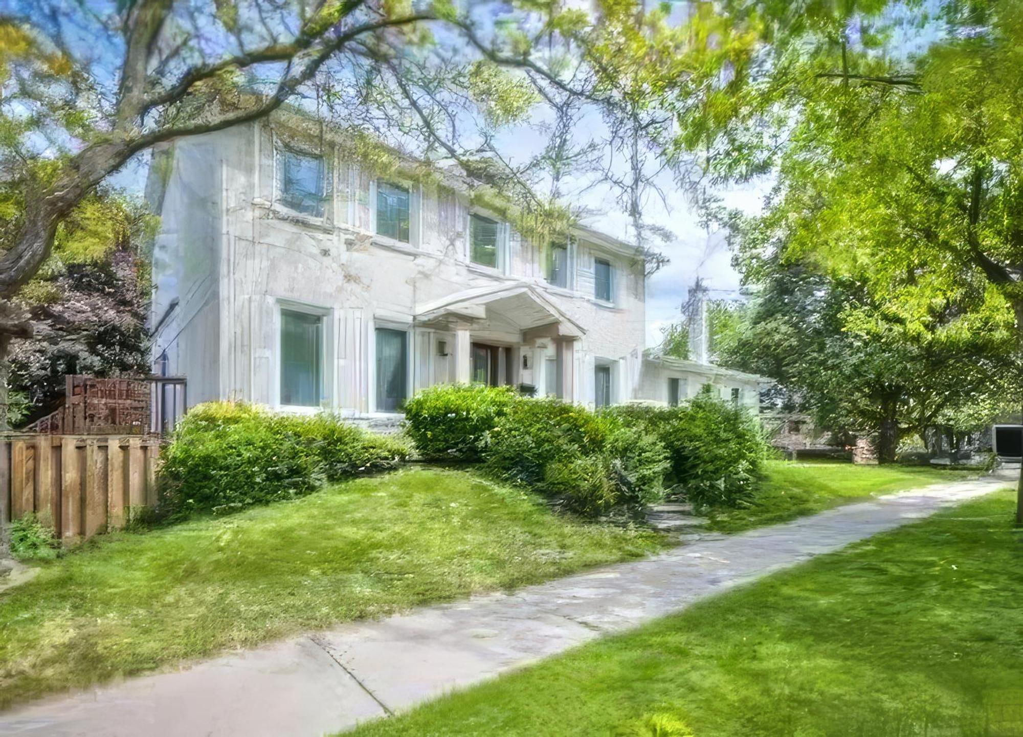 Holiday home 4 Bedrooms Or 2 Bedrooms House Near Fairview Mall And 401 & Dvp Toronto