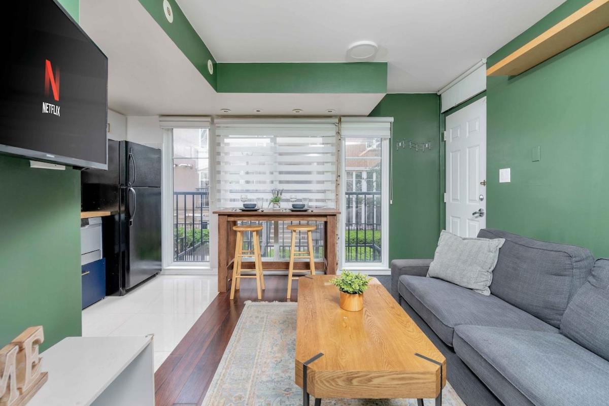 Apartment Stylish 1bd In Liberty 5 Min Uber To Cn Tower *