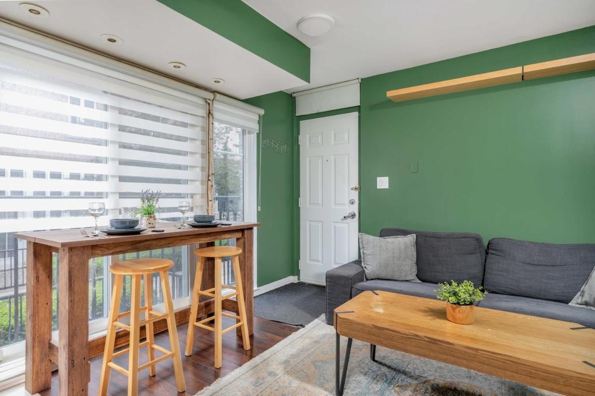Apartment Stylish 1bd In Liberty 5 Min Uber To Cn Tower Toronto