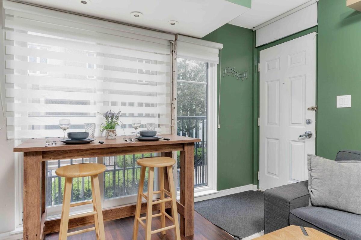 Apartment Stylish 1bd In Liberty 5 Min Uber To Cn Tower *