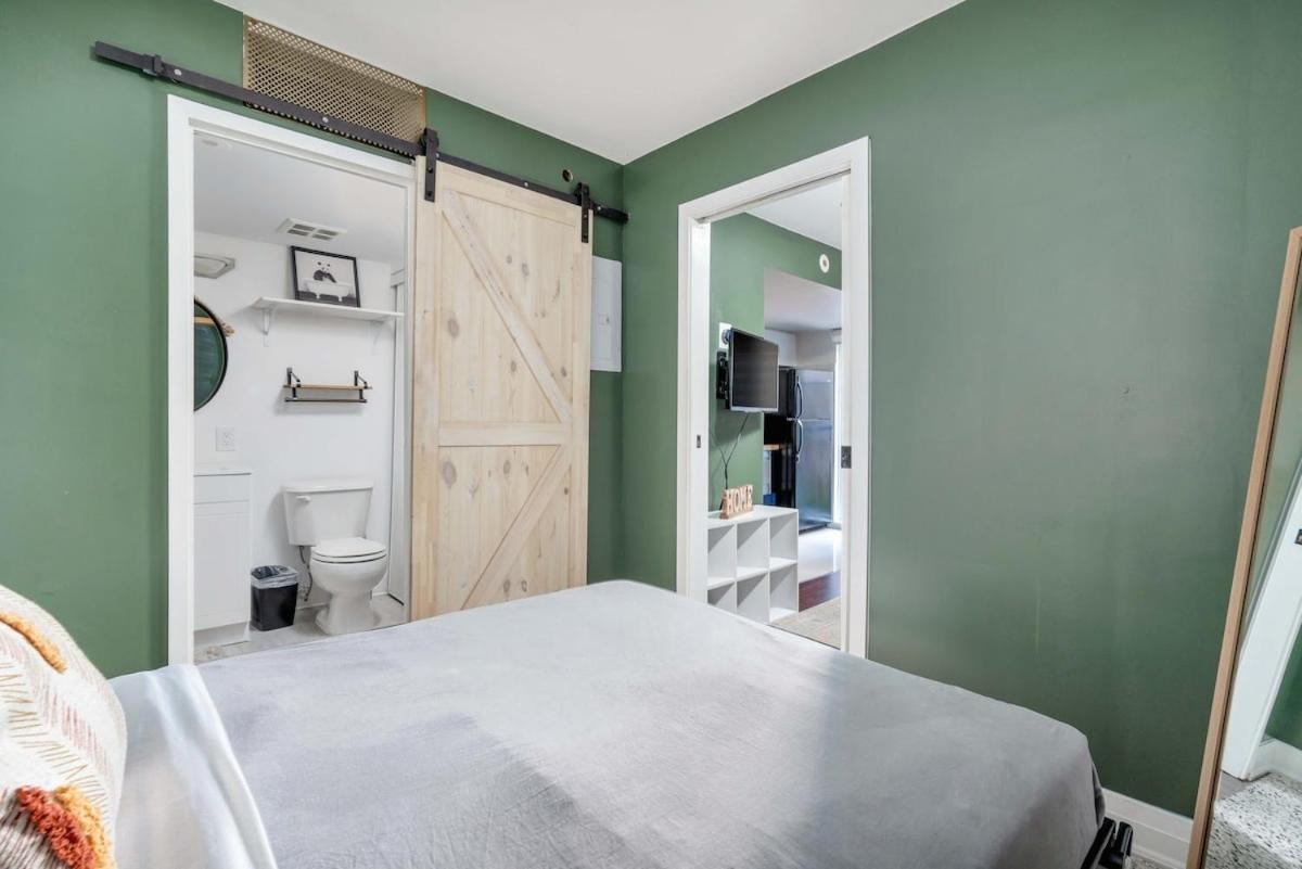 Stylish 1bd In Liberty 5 Min Uber To Cn Tower Apartment Toronto