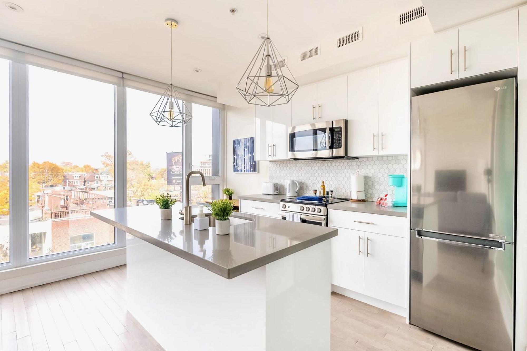 Apartment Chic 3-bedroom Near High Park Toronto