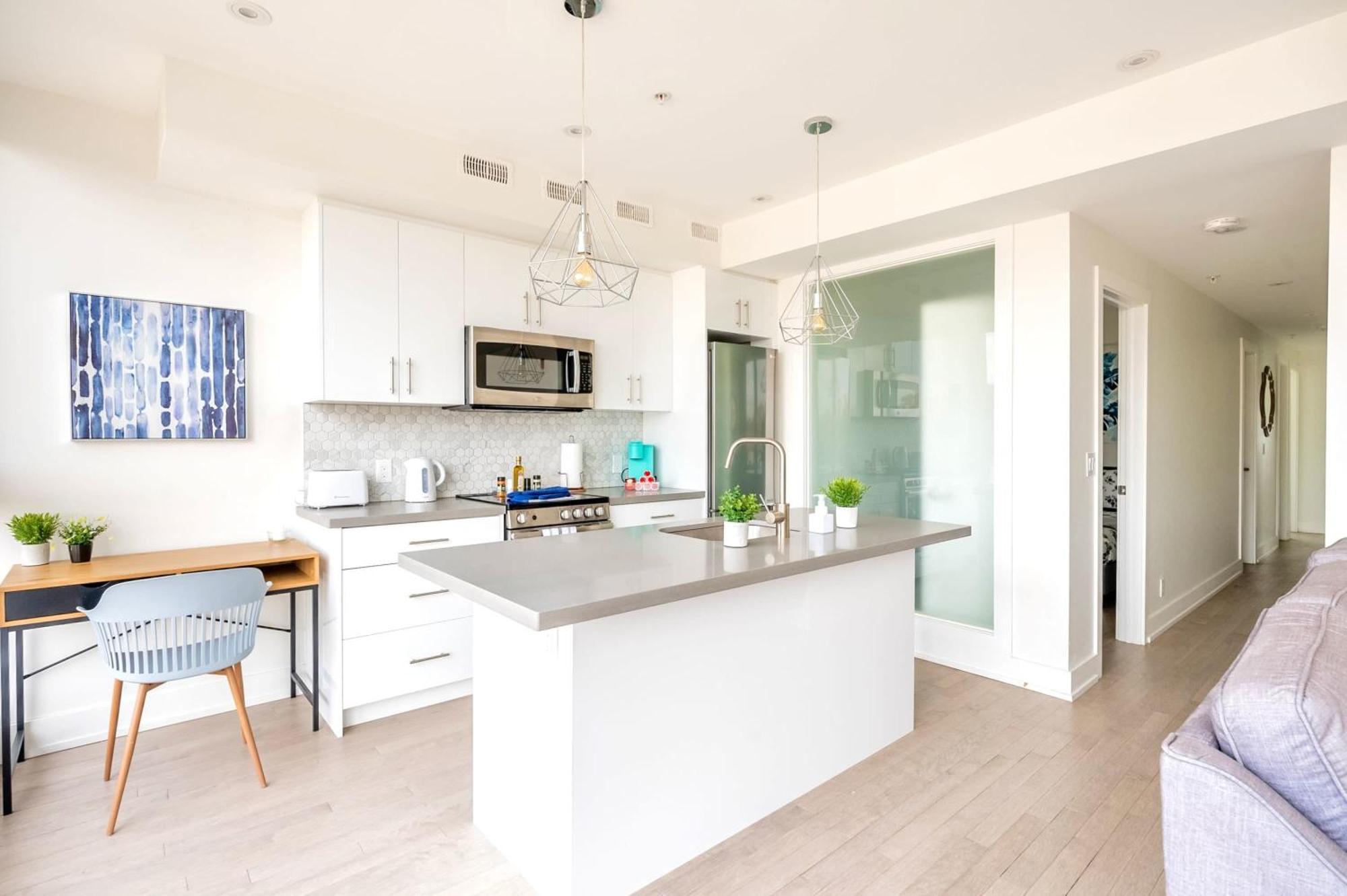 Chic 3-bedroom Near High Park Toronto