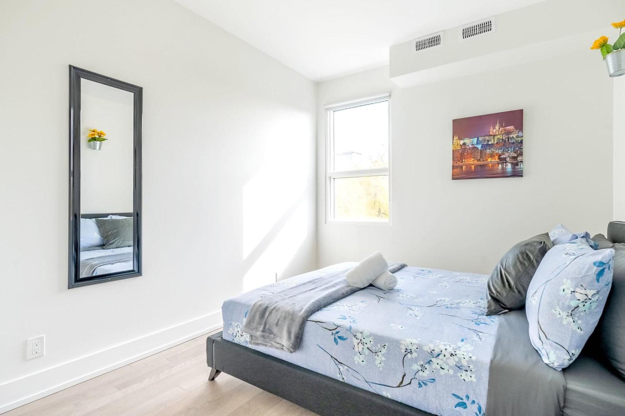 Chic 3-bedroom Near High Park * Toronto